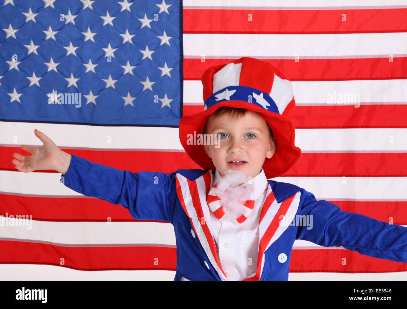 Ragazzo giovane vestito come lo zio Sam Foto Stock