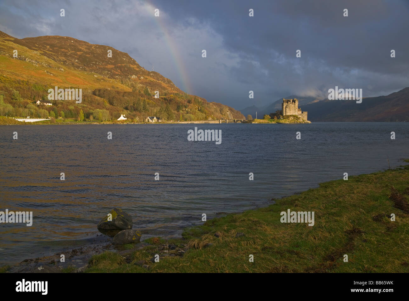 Eilean Donan Castle Loch Duich Lochalsh regione delle Highlands Scozzesi Aprile 2009 Foto Stock