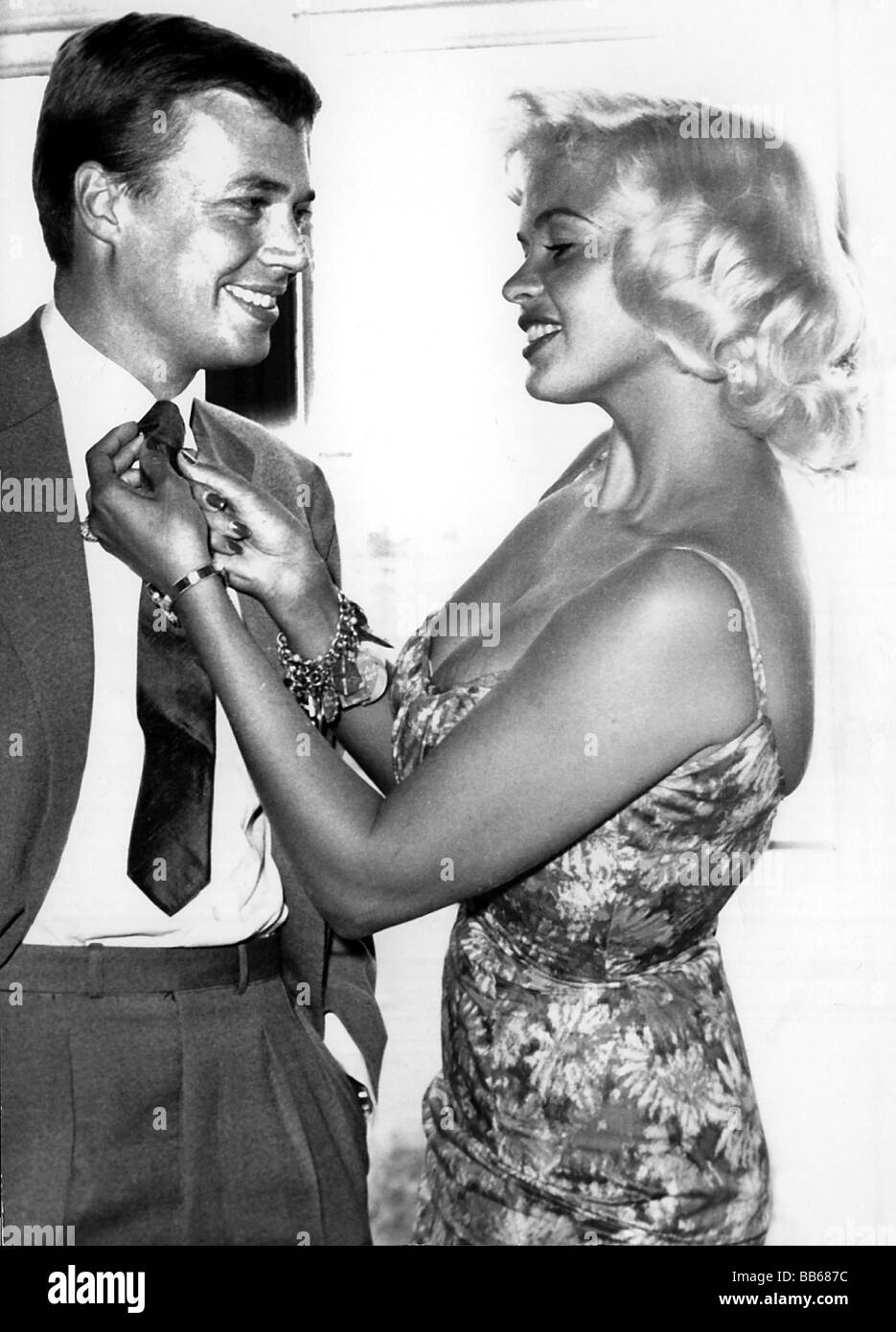 Boehm, Karlheinz, 16.3.1928 - 29.5.2014, attore austriaco, a mezza lunghezza, con Jayne Mansfield, 1950s, Foto Stock