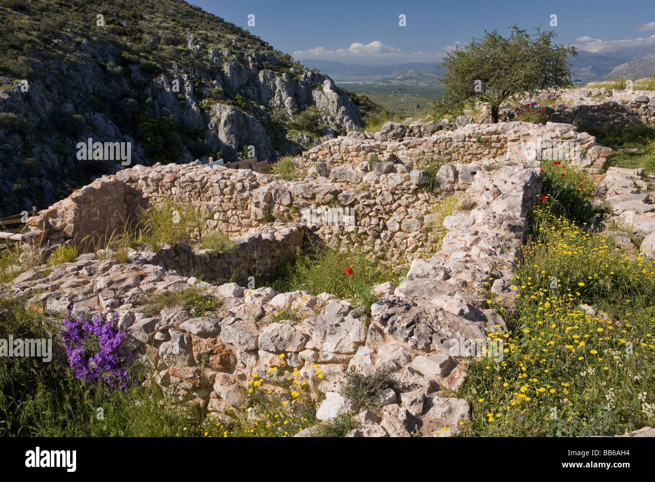 Casa di colonne antiche Micene sito in Argolis del Peloponneso della Grecia Foto Stock