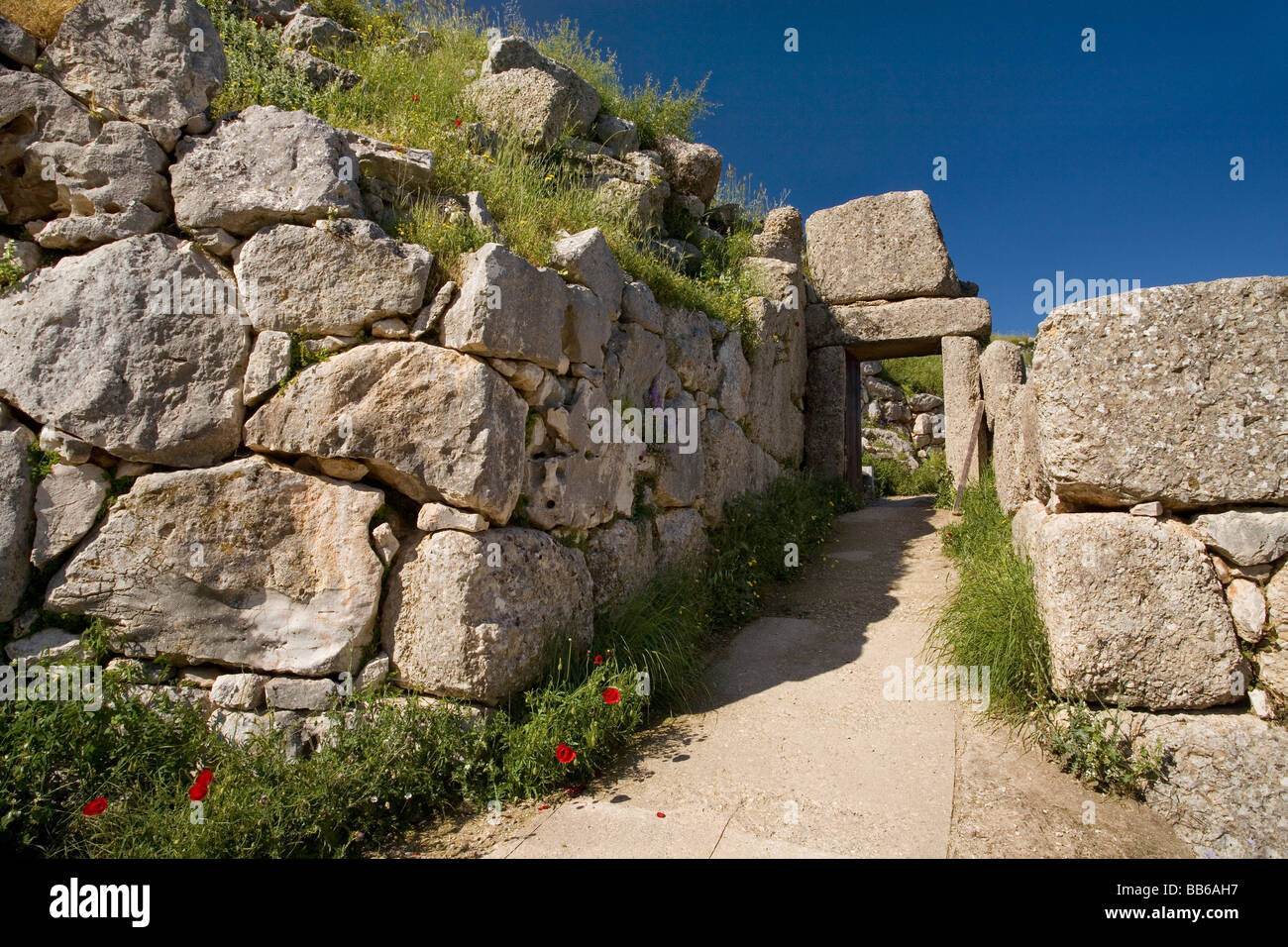 La Porta Nord all' Acropoli di antica Micene nel Peloponneso della Grecia Foto Stock