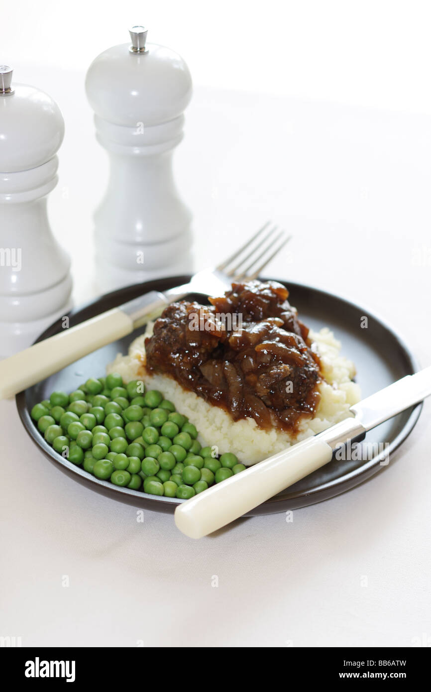 Purea di patate con carne di manzo e salsa di cipolle Foto Stock