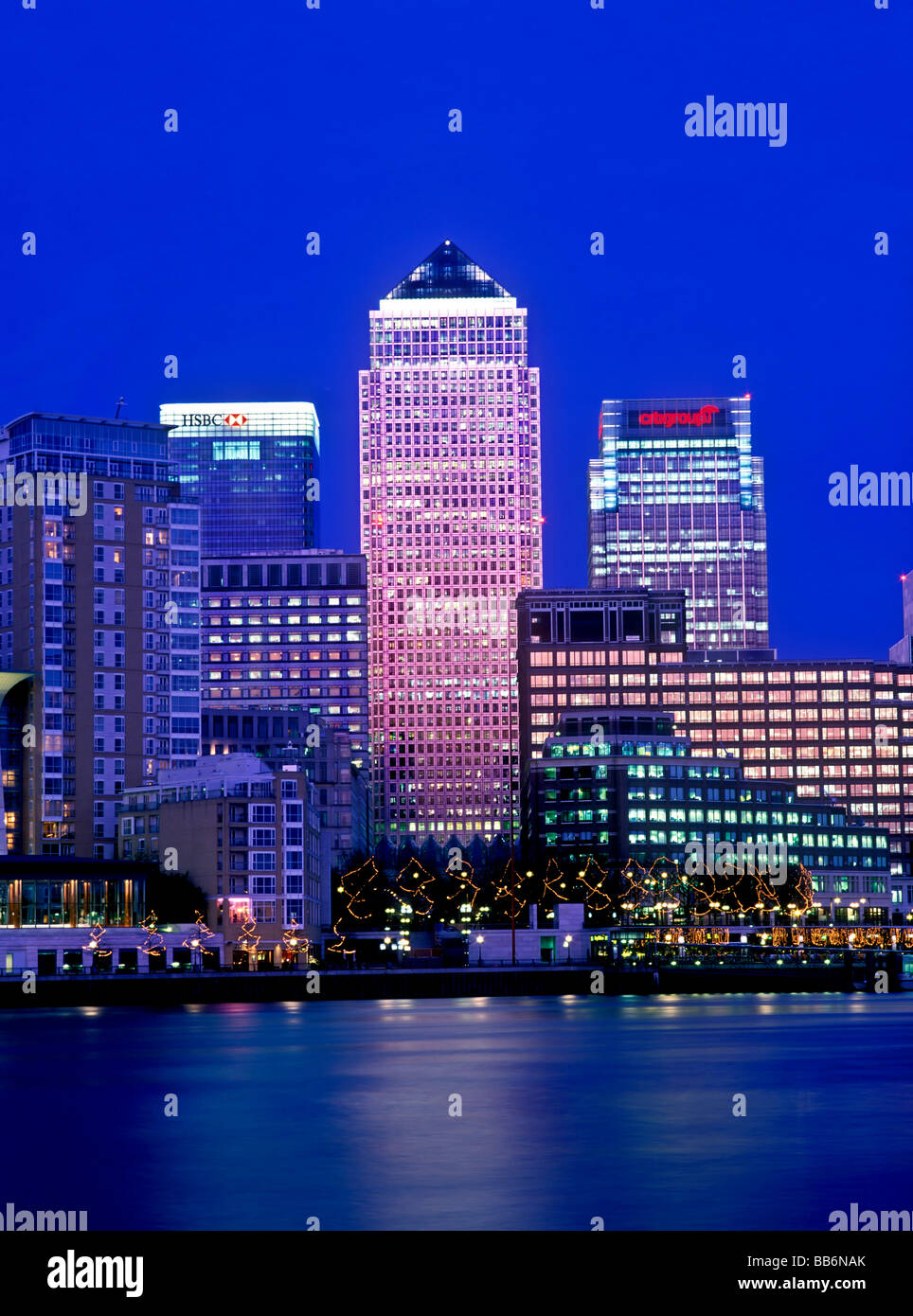 Canary Wharf di notte, Londra, Inghilterra, Regno Unito, Europa Foto Stock