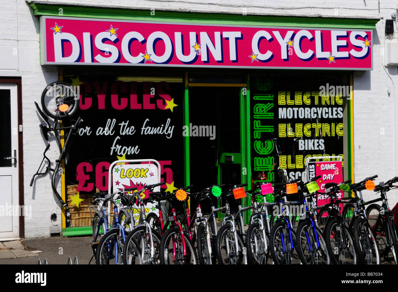 Negozio Di Biciclette Immagini e Fotos Stock - Alamy