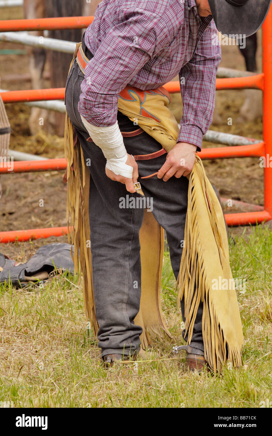 2009 Luxton Pro Rodeo cowboy regolazione chaps- Metchosin della Columbia britannica in Canada Foto Stock