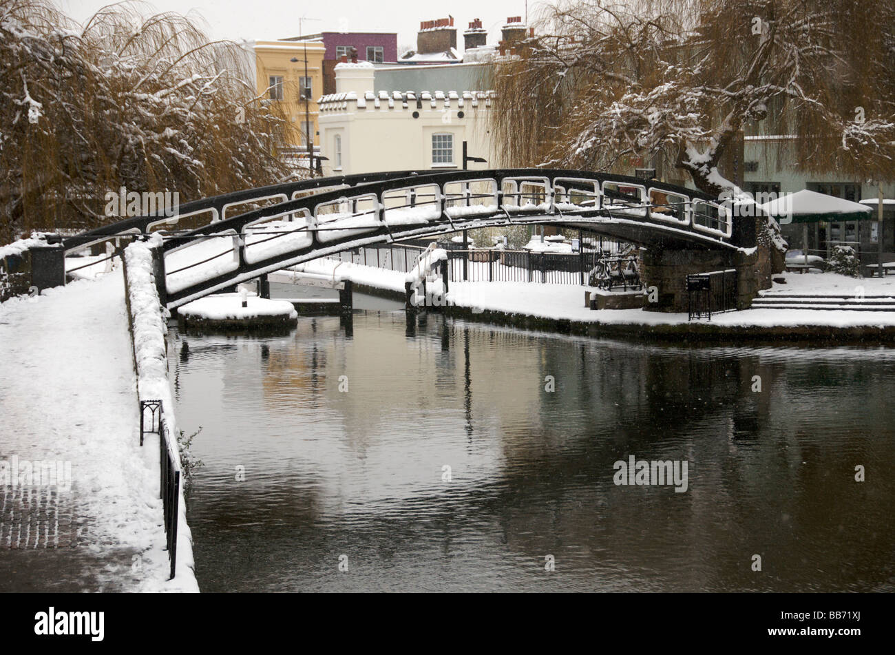 Camden Lock al parco di Regents Canal in inverno Camden Town London NW1 England Regno Unito Foto Stock