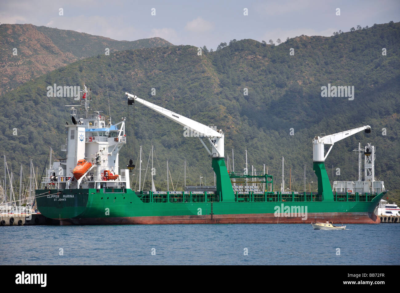 Il carico della nave, Porto di Marmaris, Marmaris, Datca Peninsula, Provincia Mulga, Turchia Foto Stock