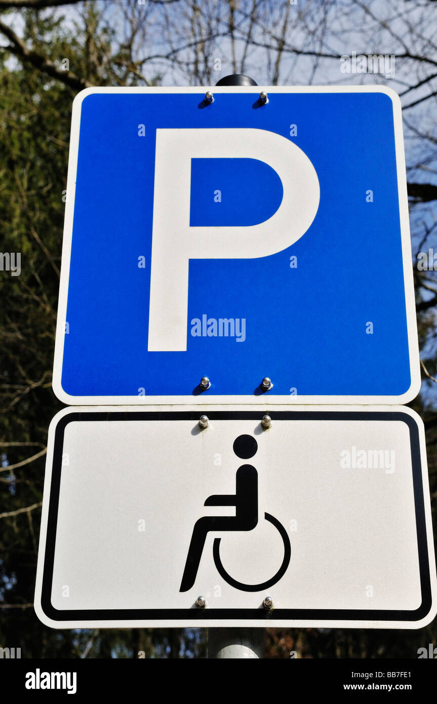 Simbolo di parcheggio per persone in carrozzina, Germania, Europa Foto Stock