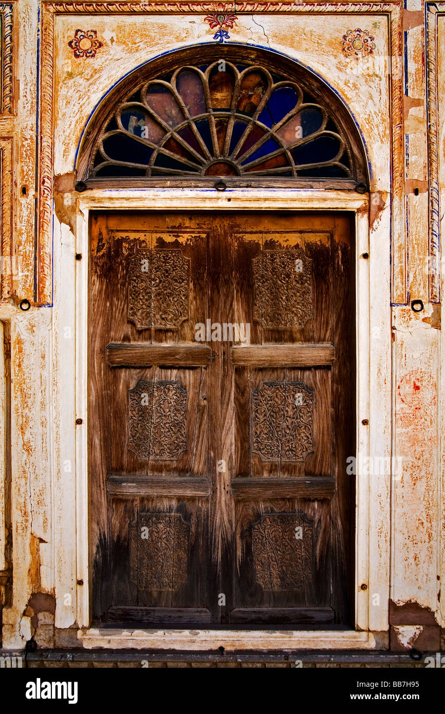 Porta vecchia merchant's Palace, Manesar, Mandawa, Rajasthan, Nord India, India, Asia Foto Stock