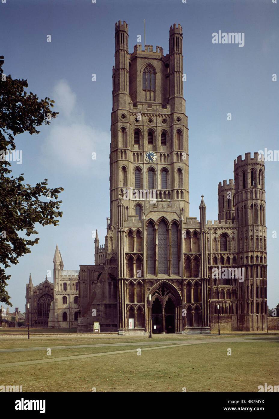 Cattedrale di Ely Inghilterra occidentale esterno anteriore Foto Stock