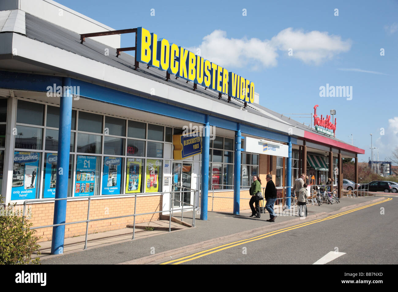 Blockbuster video store, sovrano Harbour Retail Park, Eastbourne Foto Stock