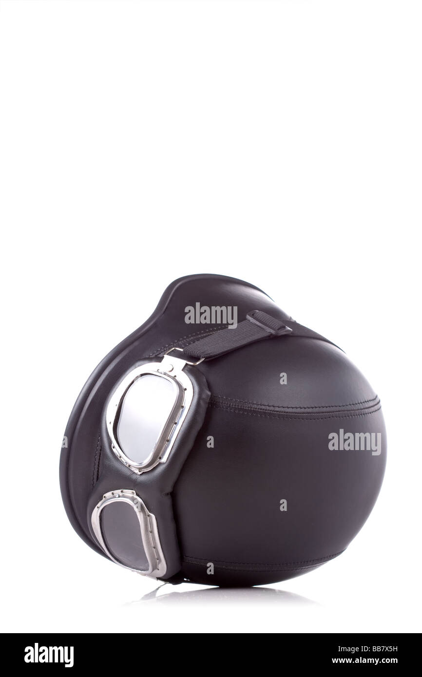 Il vecchio stile us army motociclo casco con gli occhiali di protezione Foto Stock Il vecchio stile us army motociclo casco con gli occhiali di protezione Foto Stock