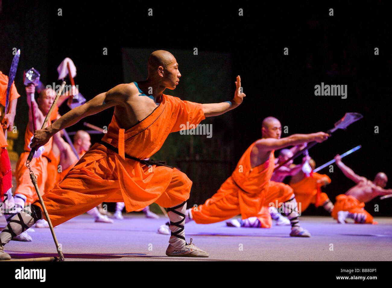 Shaolin Monks durante uno show il 22 marzo 2009 a Berlino, Germania Foto Stock