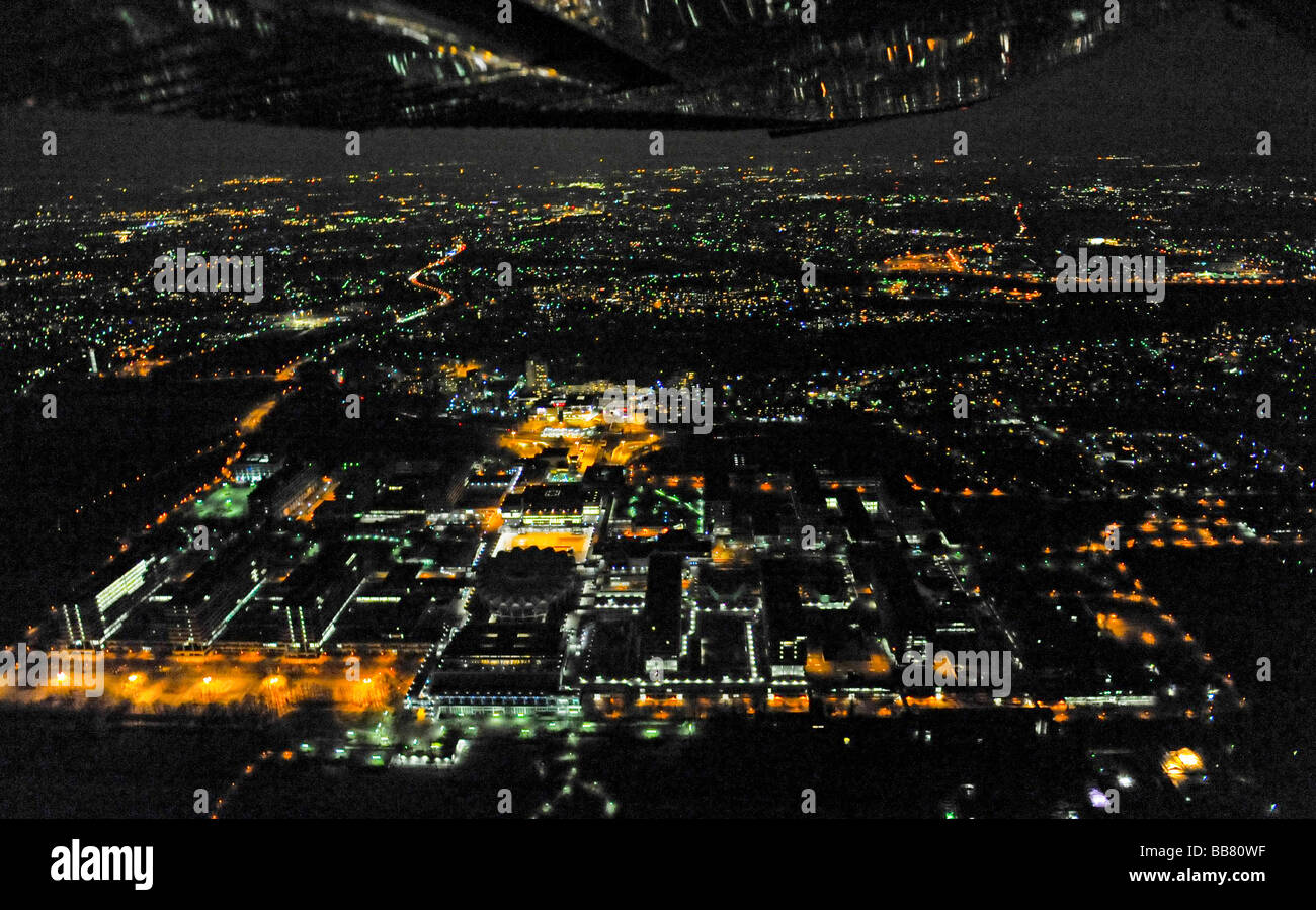 Foto aerea, night shot, Ruhr-Universitaet Università di Bochum, strofinare, Bochum, la zona della Ruhr, Renania settentrionale-Vestfalia, Germania, Europa Foto Stock