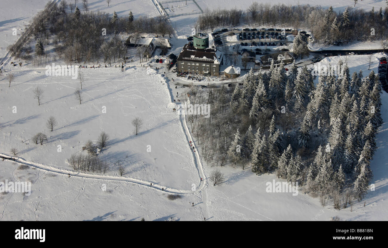 Foto aerea, Winterberg, Kahler Asten con neve, Astenturm, stazione meteo, Rothaargebirge, Hochsauerlandkreis, Sauerland, n. Foto Stock