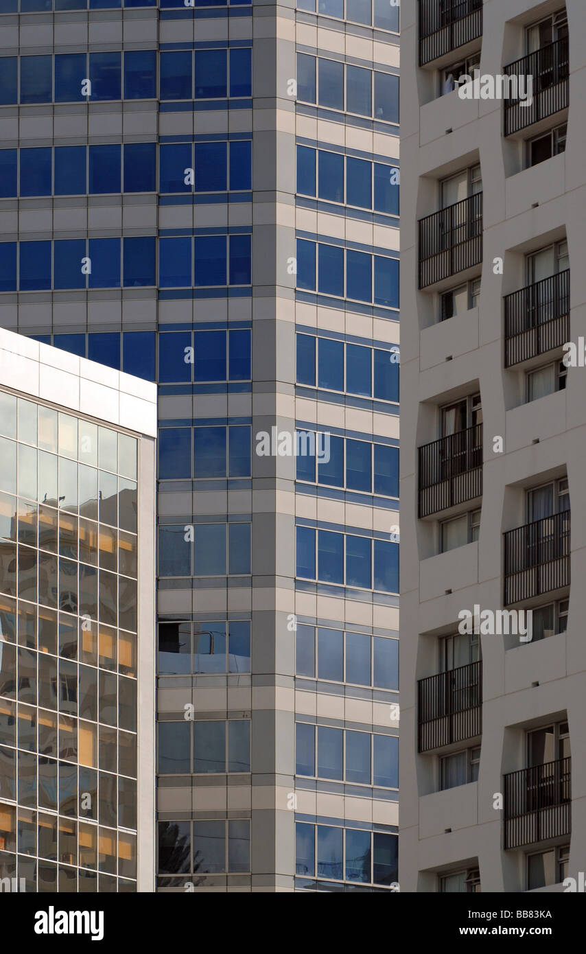 Il moderno in vetro cemento e acciaio facciate del centro cittadino di Auckland, Nuova Zelanda Foto Stock