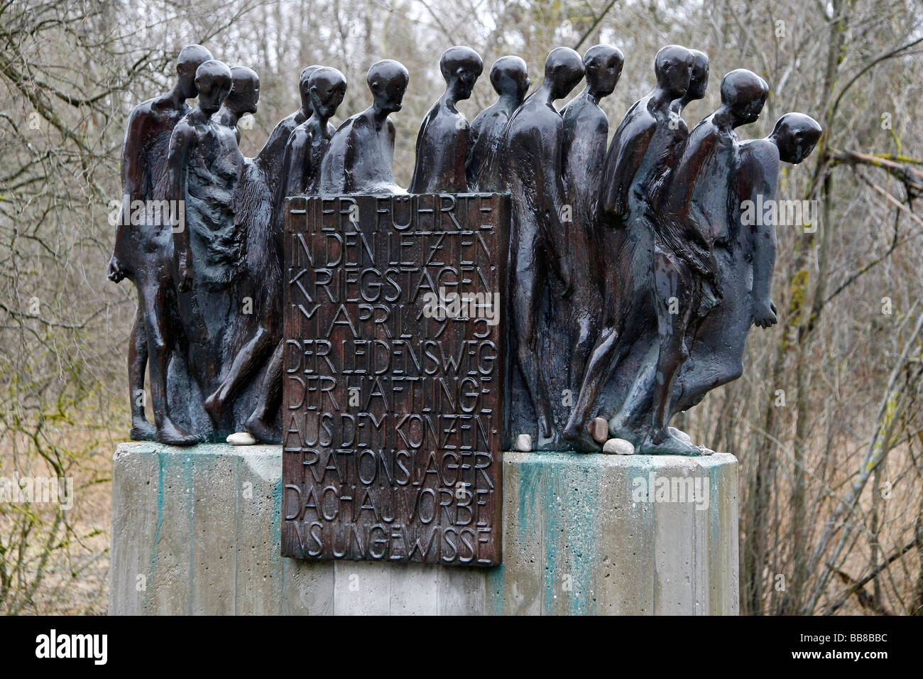 Monumento, Memorial in ricordo della morte marzo del campo di concentramento i prigionieri di Dachau, 1945, Koenigsdorf, Baviera, Ger Foto Stock