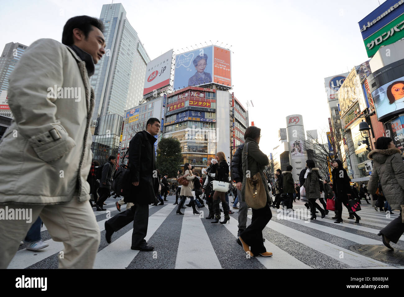 Incrocio alla Stazione di Shibuya di Tokyo, Giappone, Asia Foto Stock