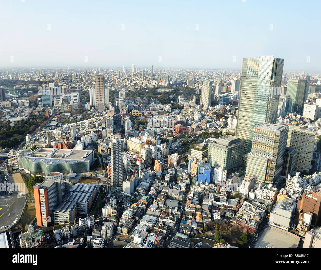 Vista sulla Tokyo dal ponte di osservazione di Roppongi Hills con National Art Center Tokyo, Akasaka staccato Palace, Tokyo Dome Foto Stock