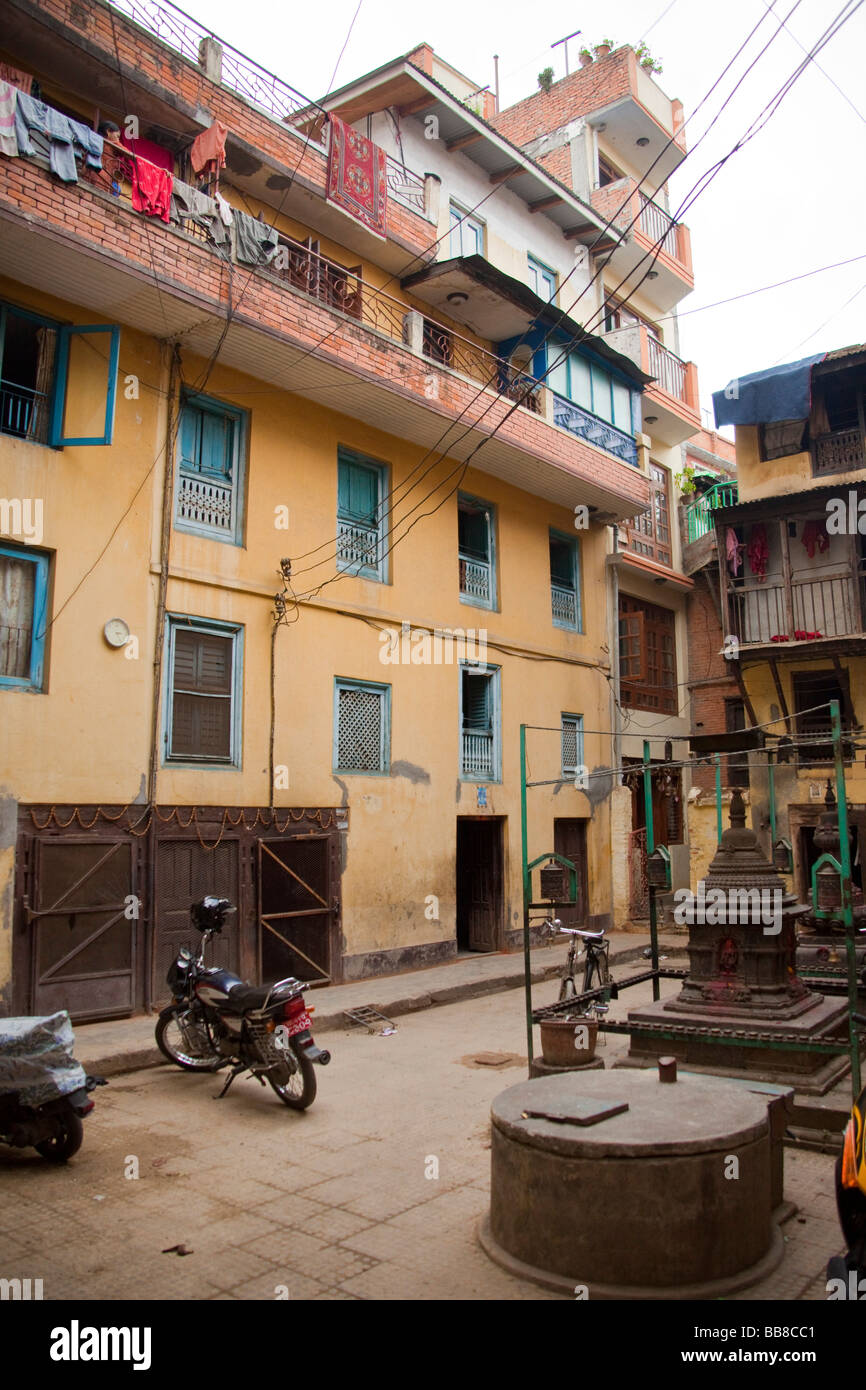 Scena di strada, edifici tradizionali, templi a Kathmandu, Nepal Foto Stock