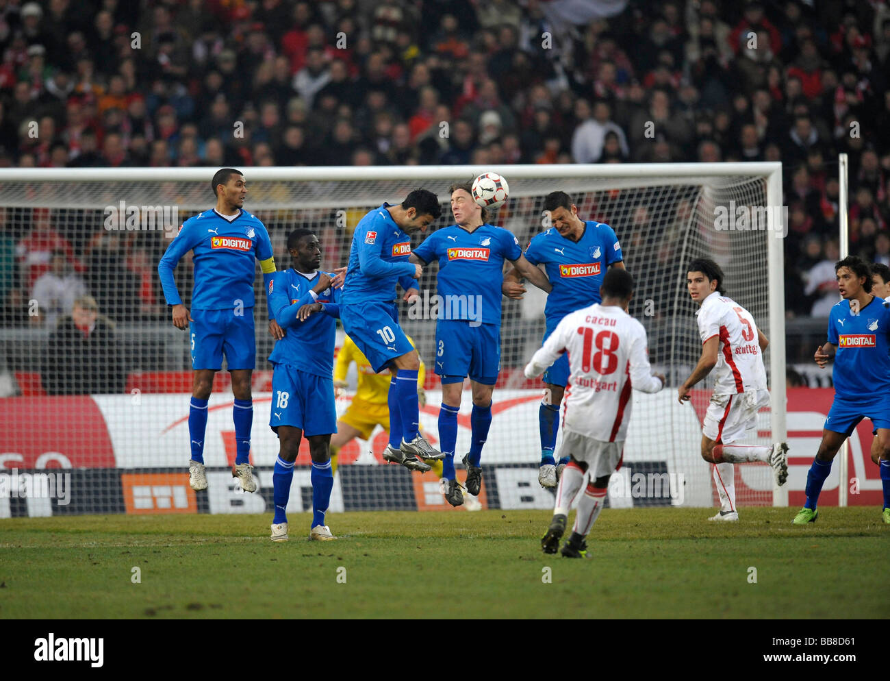 Calcio di Rigore di Cacau, VfB Stuttgart, da sinistra a destra, Isaac Vorsah, Boubacar Sanogo, Selim TEBER, Matthias Jessle, Sejad Sa Foto Stock