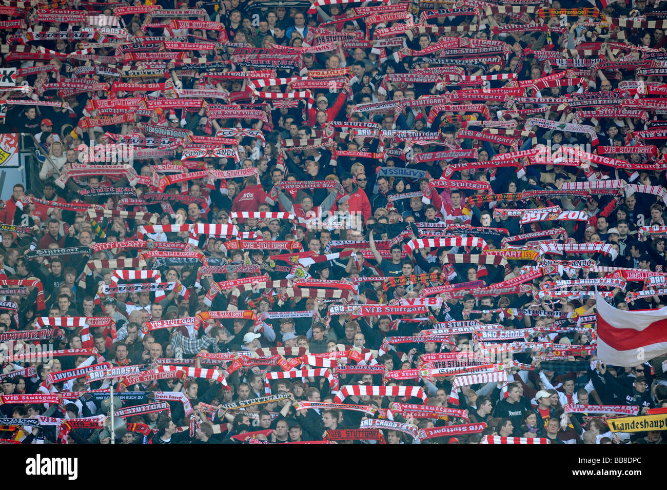 VfB Stuttgart sostenitori sezione, Mercedes-Benz Arena, Stoccarda, Baden-Wuerttemberg, Germania, Europa Foto Stock