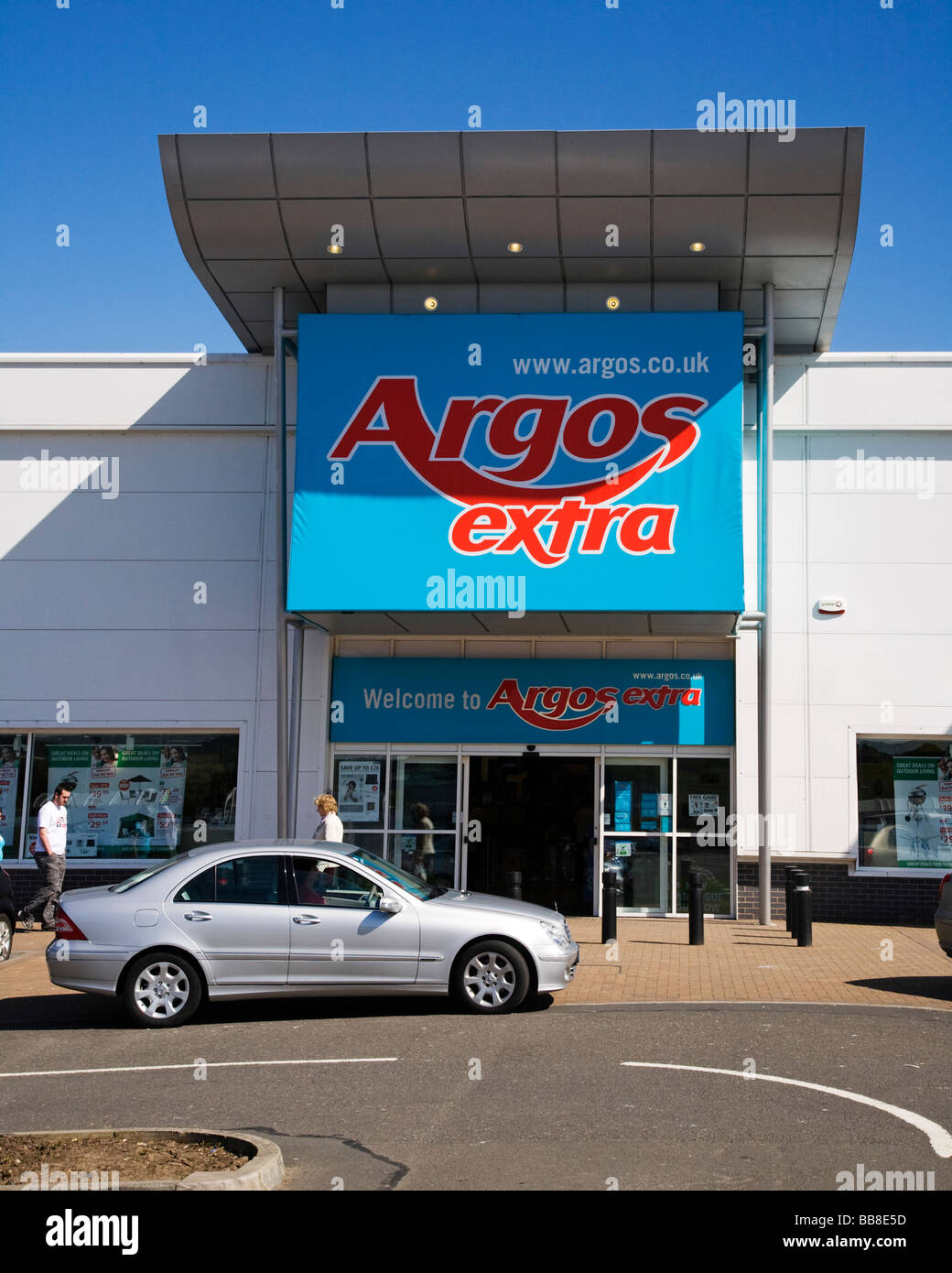 Ingresso alla Argos Extra store a Dumbarton, West Dumbartonshire, Scozia. Foto Stock