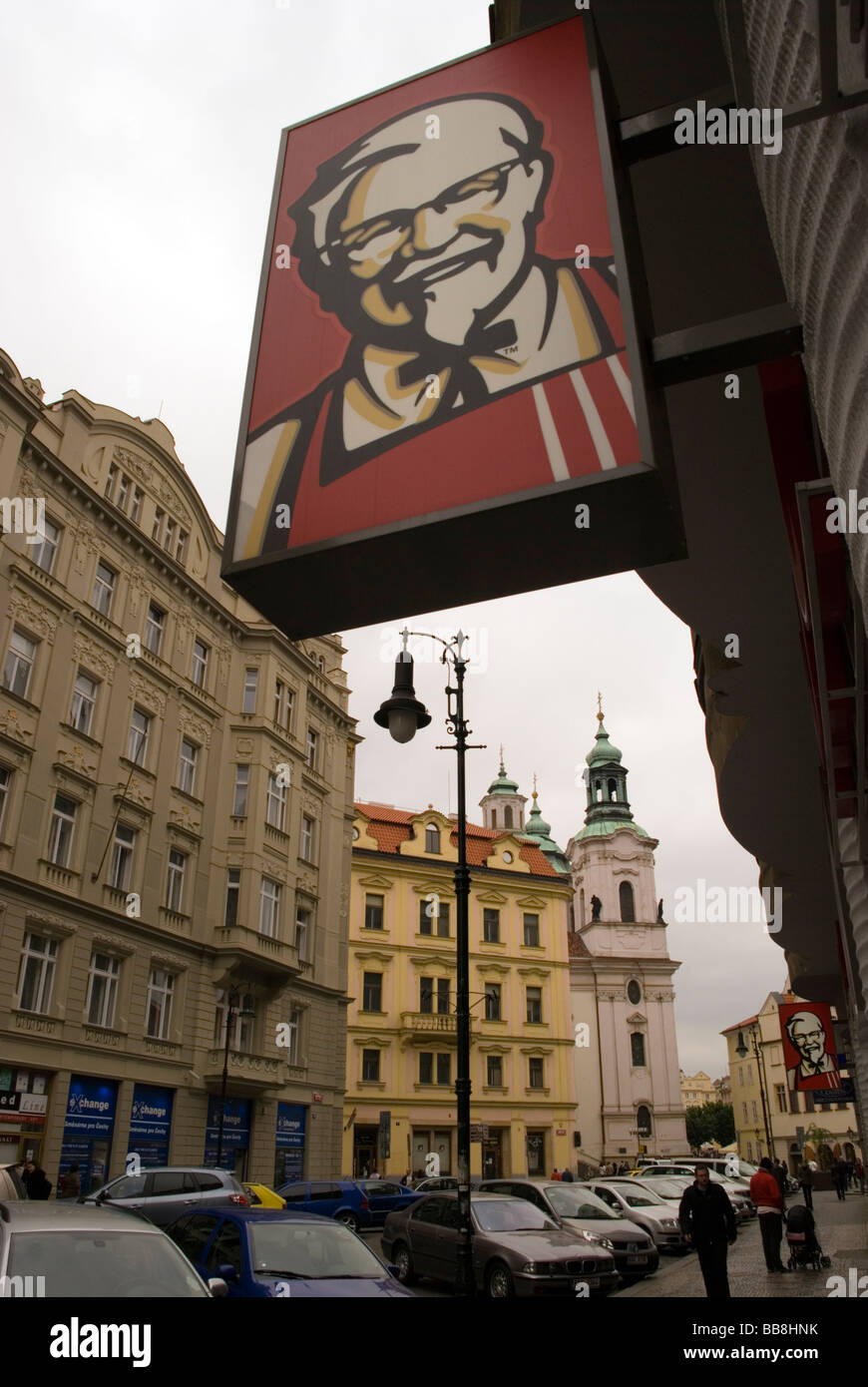 Praga Repubblica Ceca Fast food in uscita dalla città vecchia Foto Stock