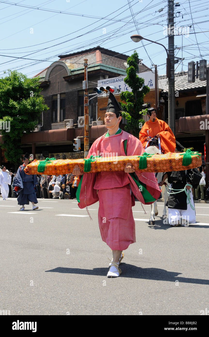 Aoi festival, Processione dal Palazzo Imperiale al Santuario Shimogamo, vettori con elementi di santo in costumi tradizionali fro Foto Stock
