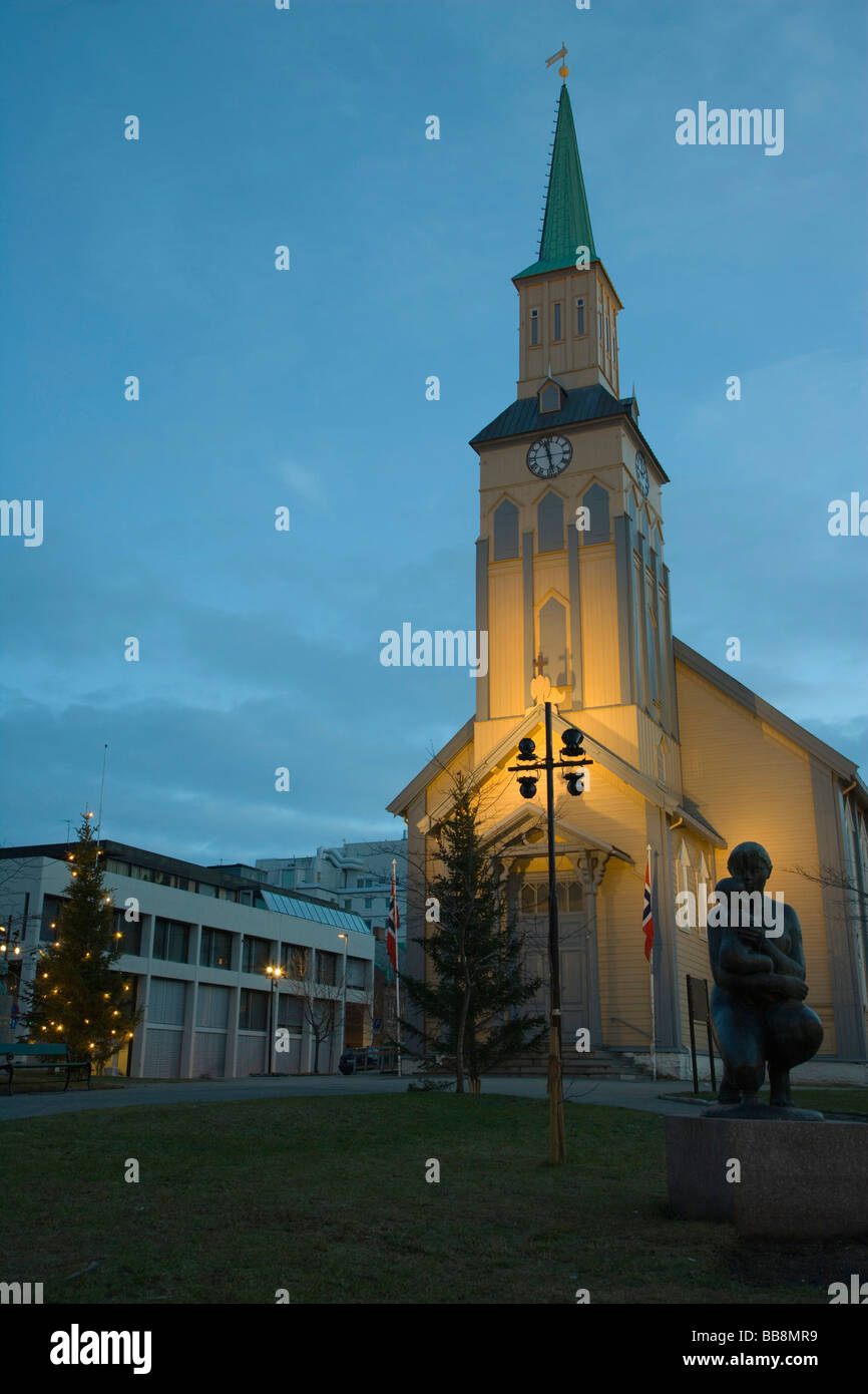 Tromso cattedrale protestante, Tromso domkirke, notte polare, inverno, Tromso, Troms, Norvegia Foto Stock