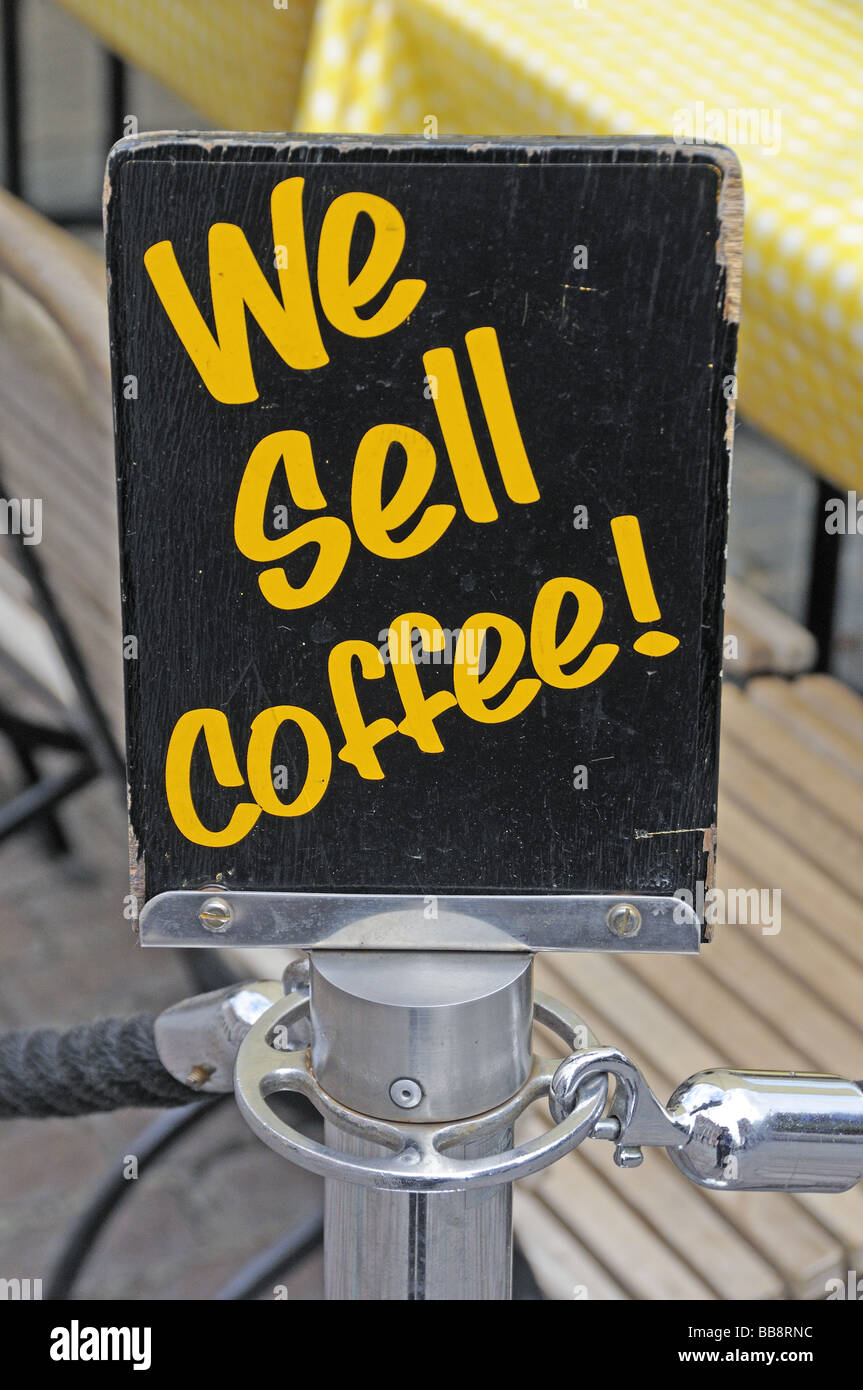 Vendiamo caffè segno esterno cafe Covent Garden Londra Inghilterra REGNO UNITO Foto Stock