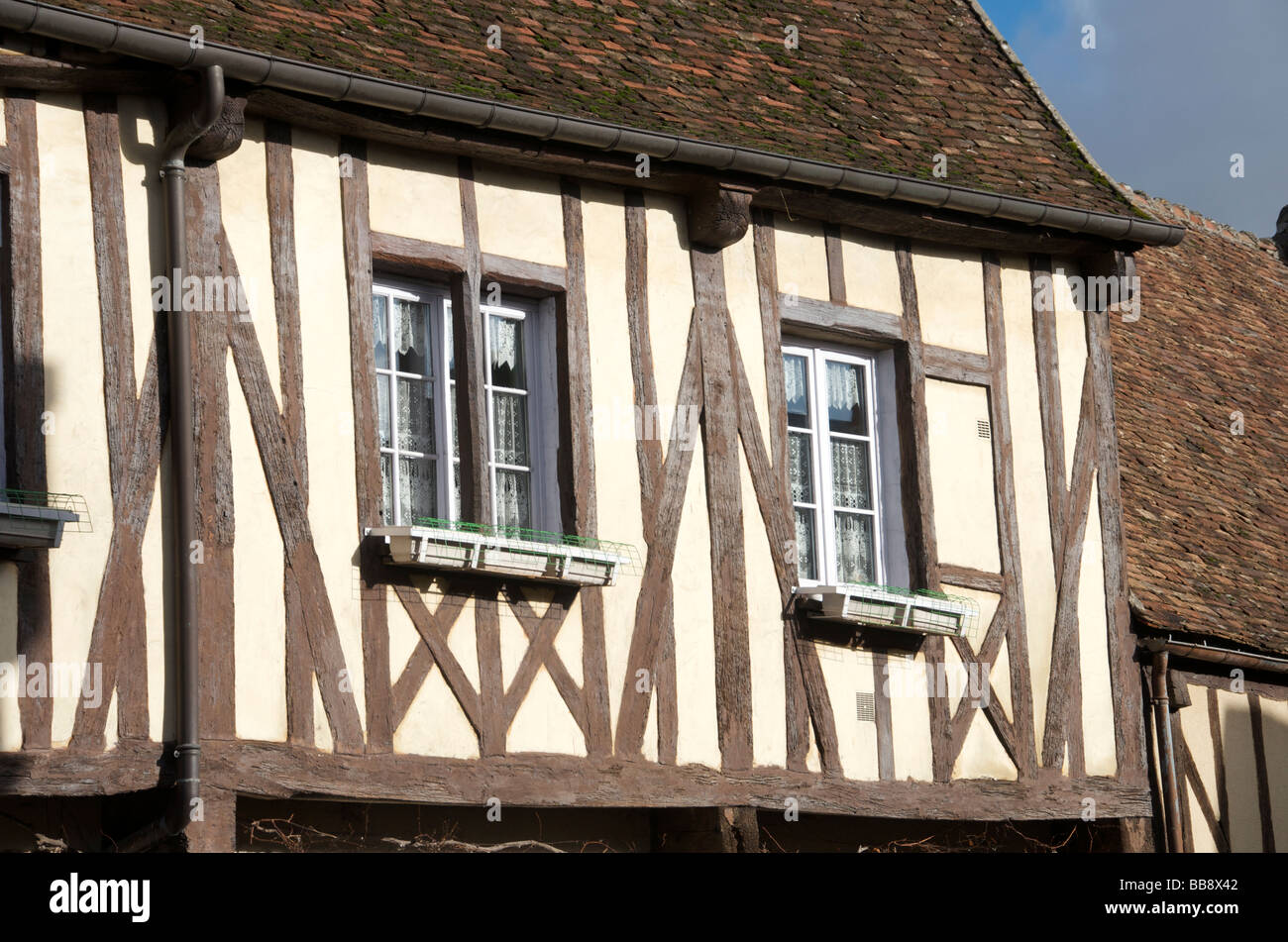 In legno tipico incorniciato vecchia casa superiore di Provins Seine et Marne Francia Foto Stock