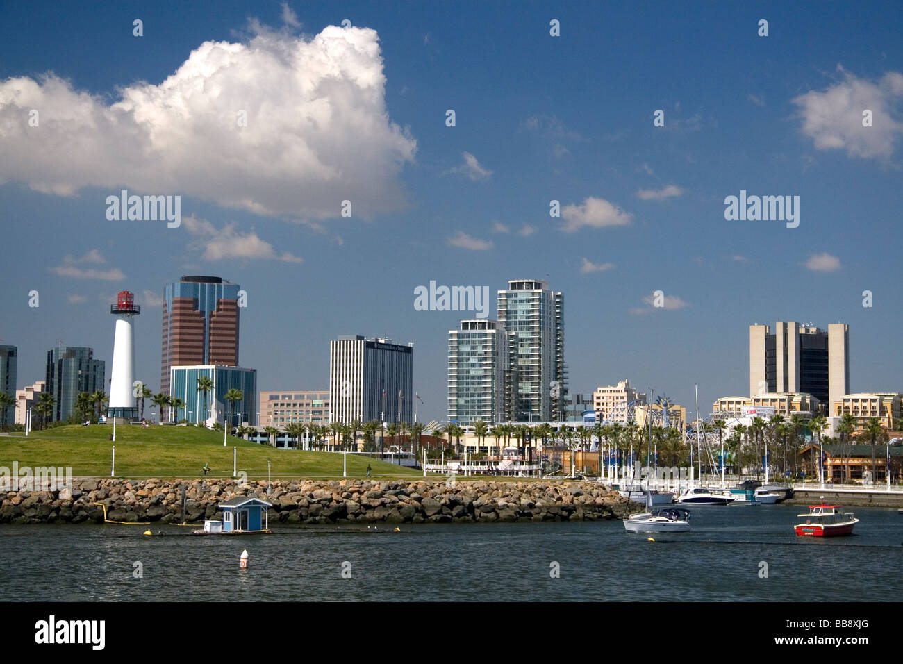 Barche nel porto di arcobaleno a Long Beach California USA Foto Stock