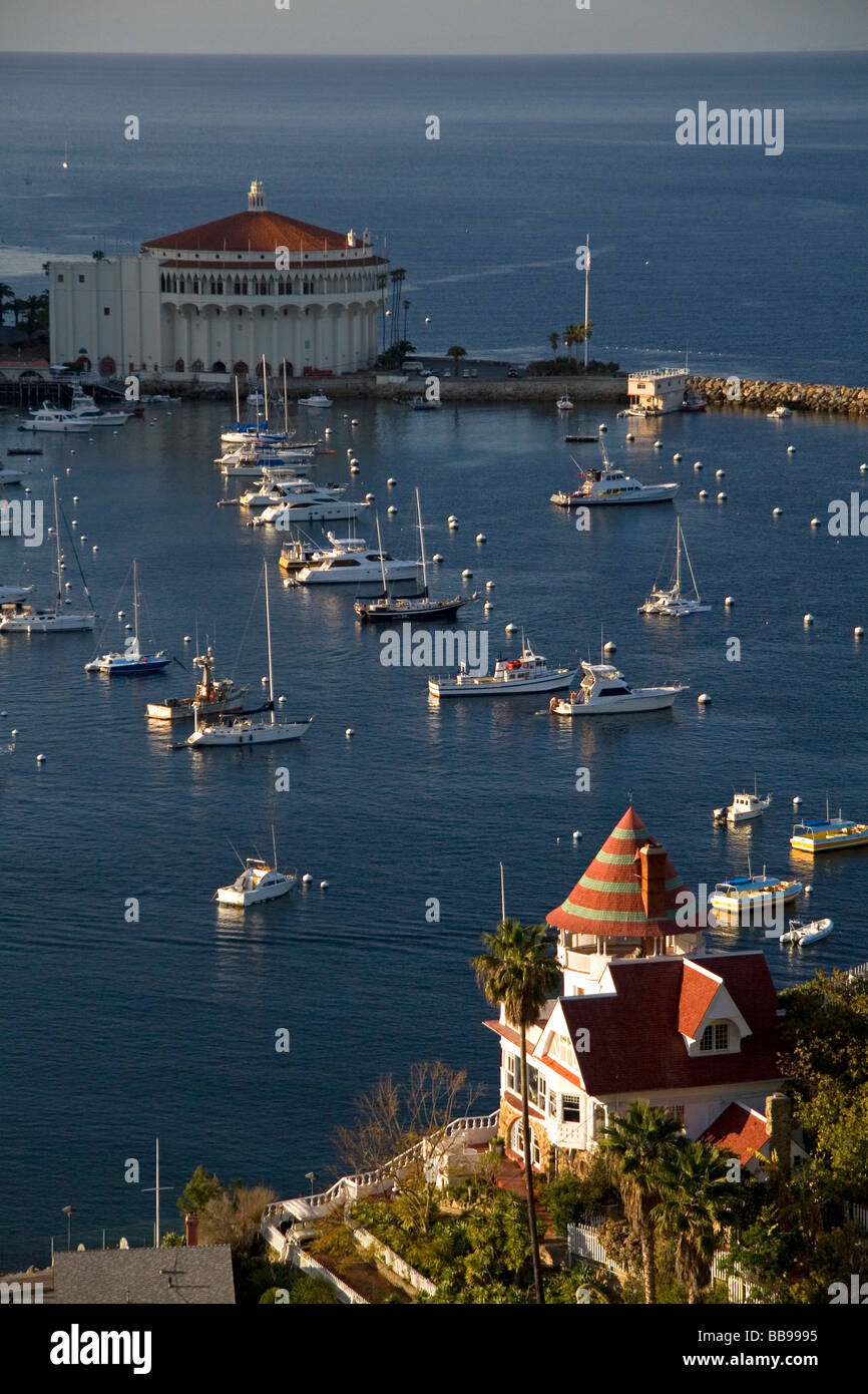 Holly Hill House e il Casinò di Catalina e Avalon Harbour sulla isola Catalina California USA Foto Stock
