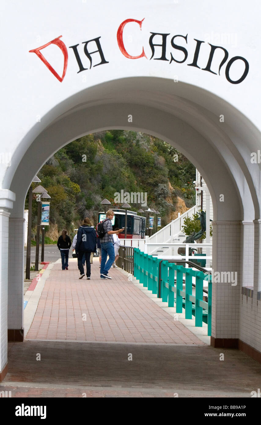 Via Casino passerella al Catalina Casino sull isola Catalina California USA Foto Stock