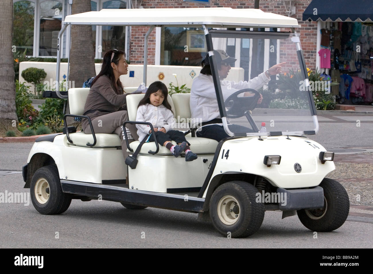 Carrelli da golf utilizzati per il trasporto nella città di Avalon sull isola Catalina California USA Foto Stock