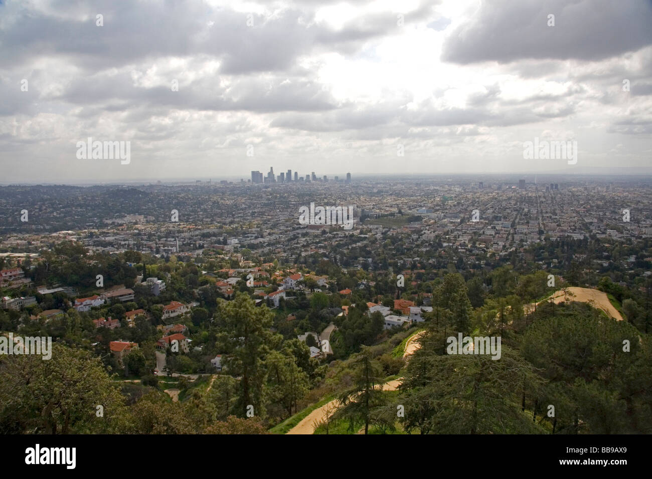 Vista di Los Angeles haze dall'Osservatorio Griffith di Los Angeles California USA Foto Stock
