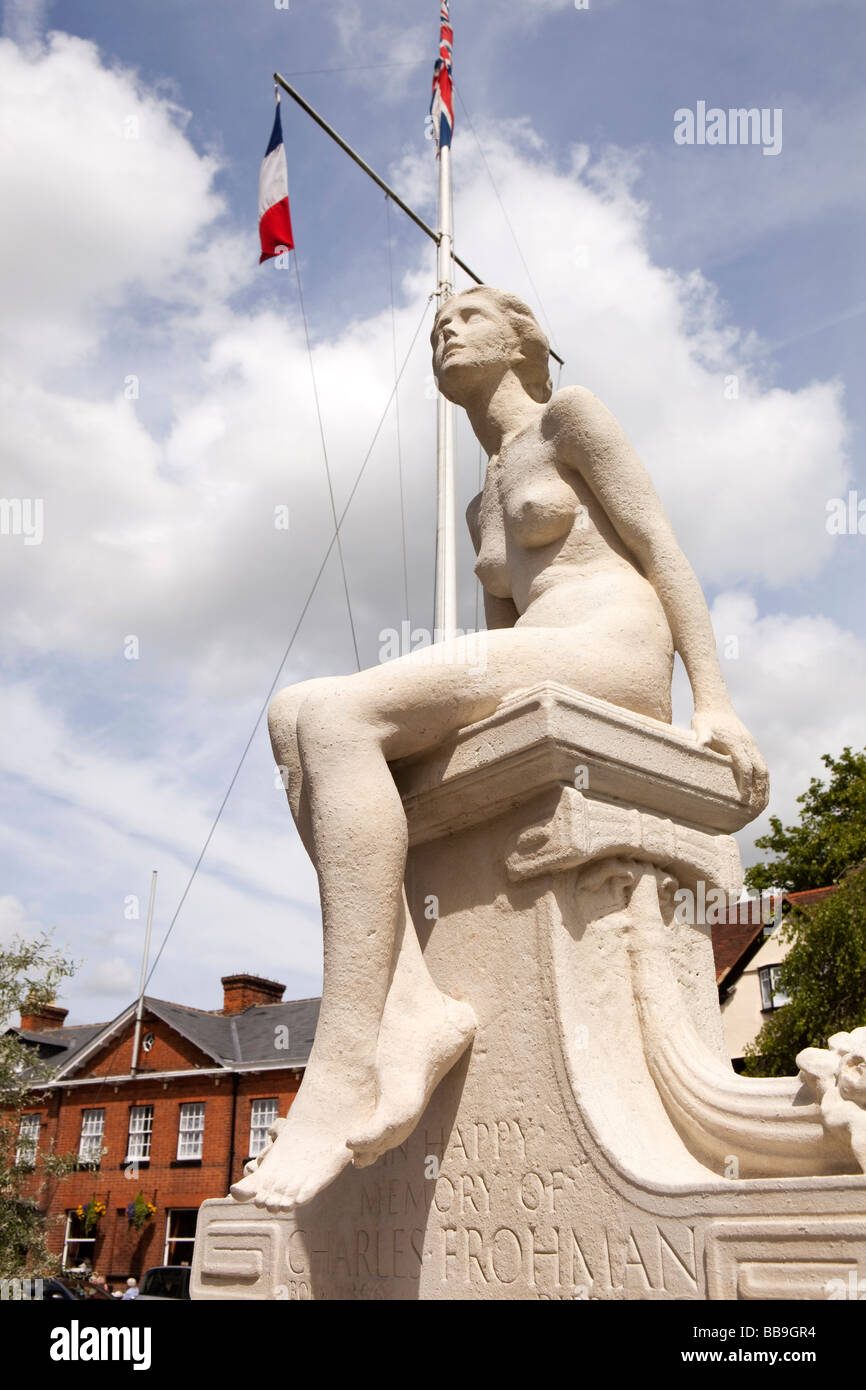 Inghilterra Buckinghamshire Marlow High Street Frohman Memorial Foto Stock