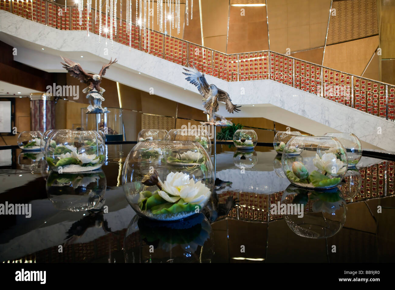 Un display è visto nella lobby del Grand Lisboa a Macau, Cina Foto Stock