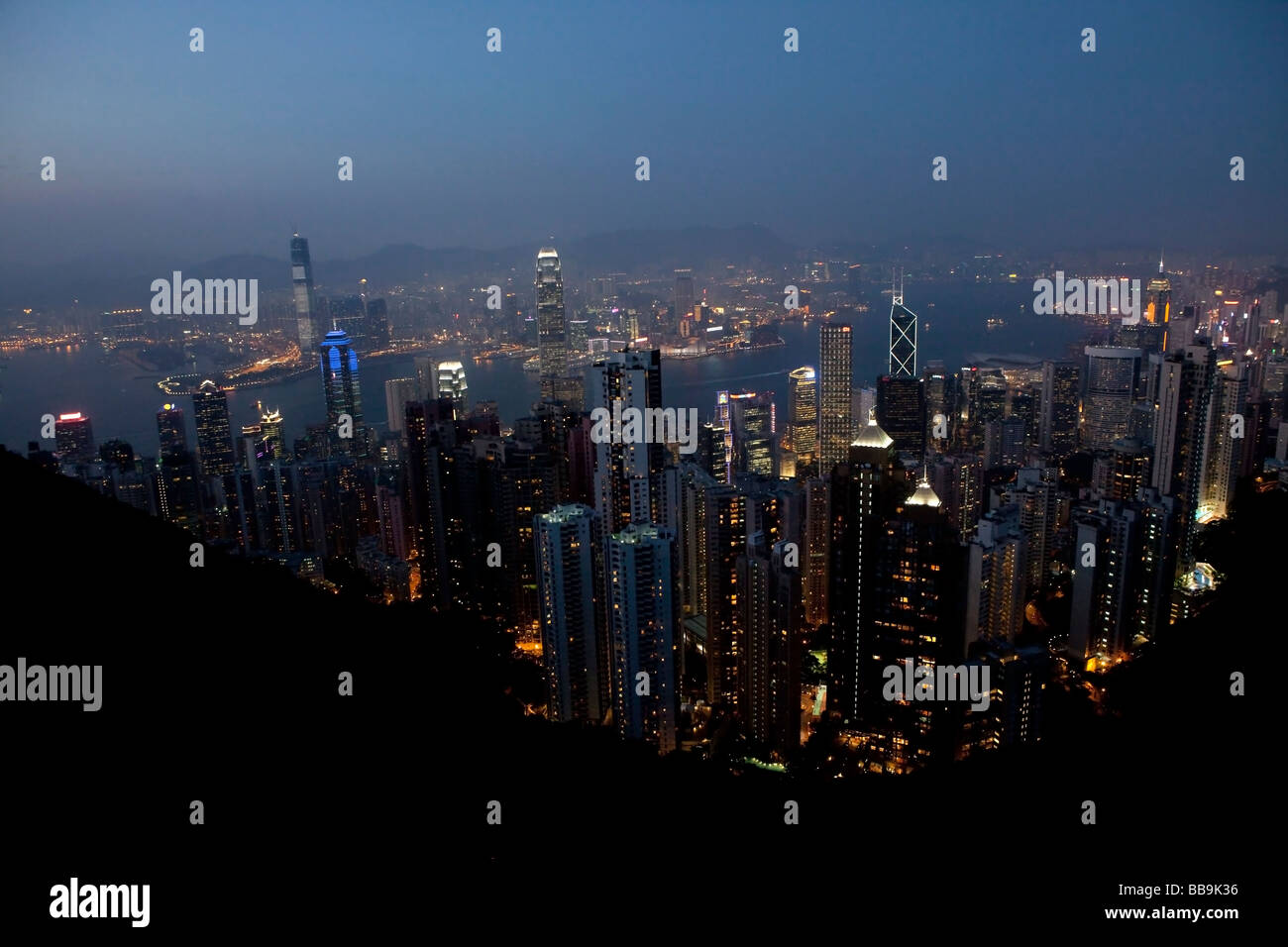 Una vista di Hong Kong è visto da Victoria Peak Foto Stock