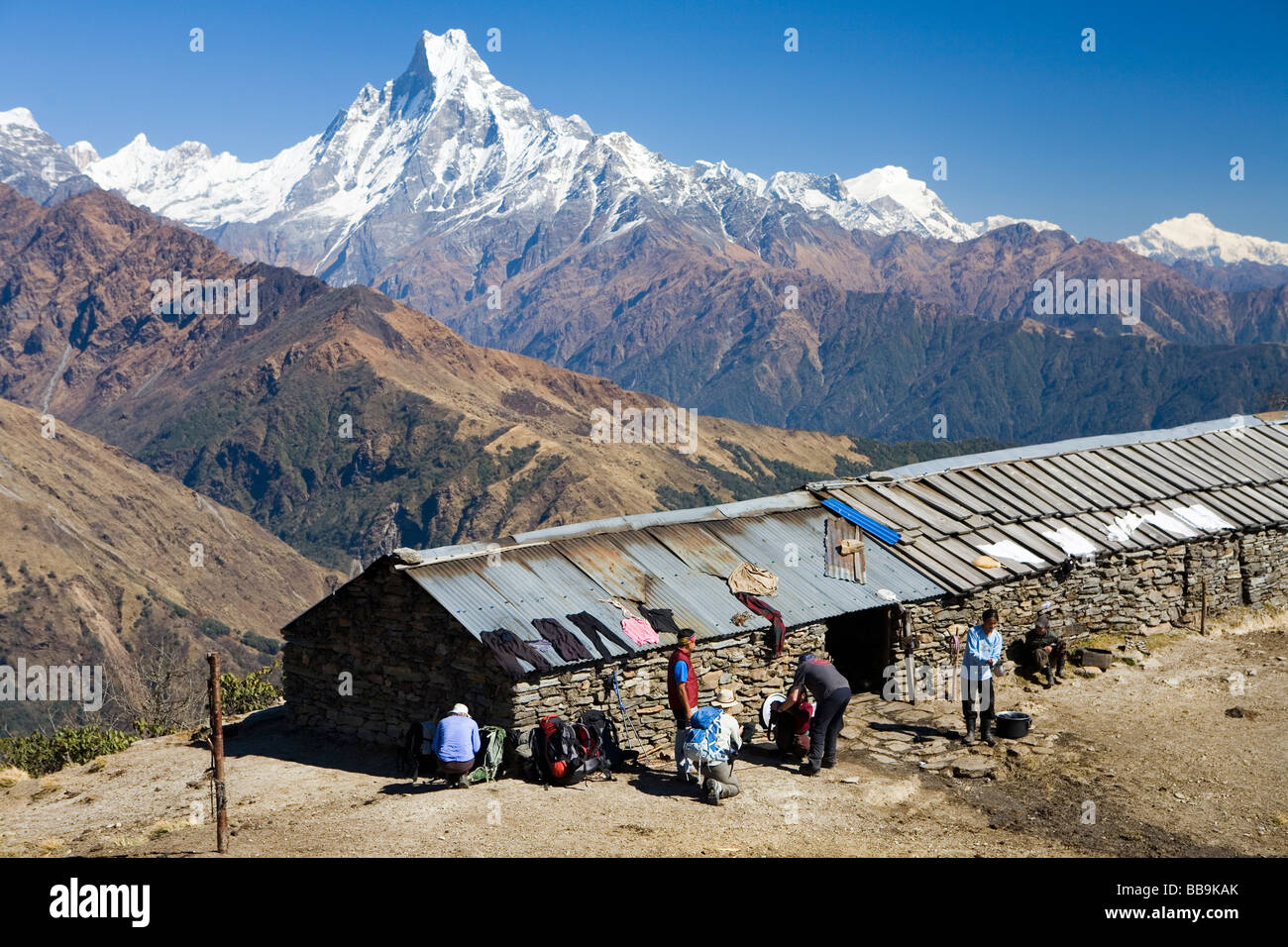 L'Himalayan riparo e Machhapuchhare, la famosa coda di pesce Mountain Foto Stock