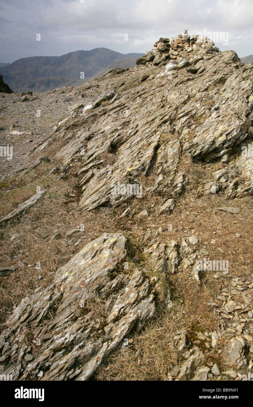 Cairn al vertice di Robinson nel distretto del lago. Foto Stock