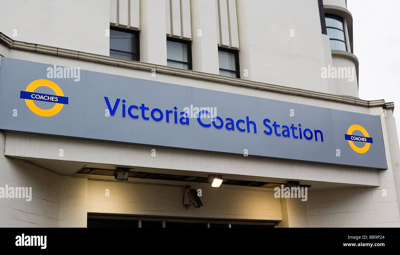 La stazione dei pullman di Victoria a Londra in Inghilterra Foto Stock
