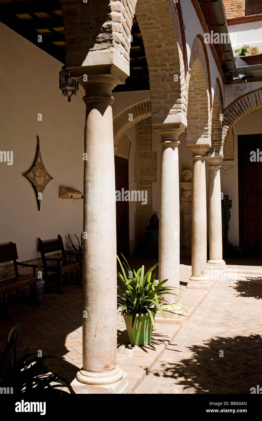 Il cortile della chiesa di Santa Maria Museo Archeologico Ecija Siviglia Andalusia Spagna Foto Stock