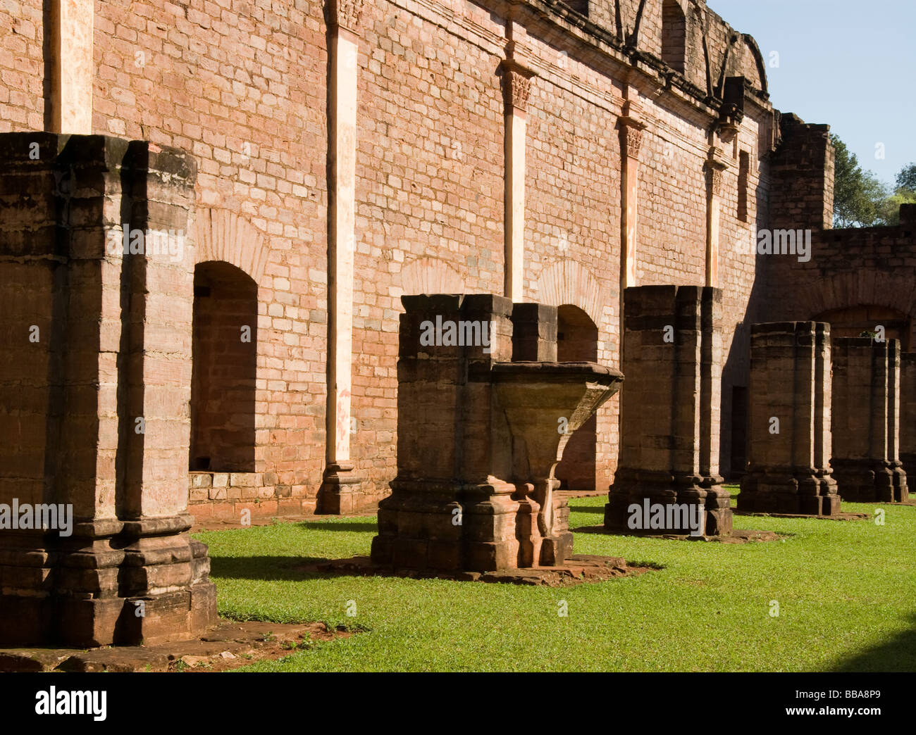 Il Paraguay.Gesuiti riduzioni.Chiesa di riduzione di Jésus.Sito Patrimonio Mondiale dell'UNESCO. Foto Stock