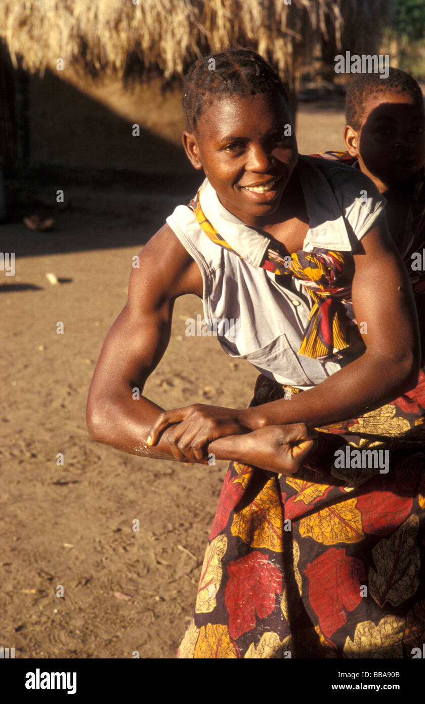 Kunda village scena sth luangwa gioco area gestione Zambia Foto Stock