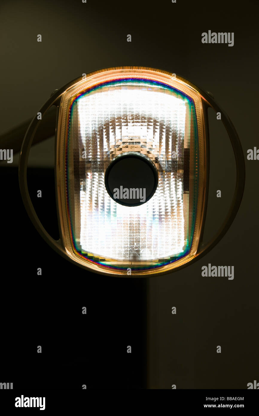 Dettaglio di una luce in una chirurgia dentale Foto Stock