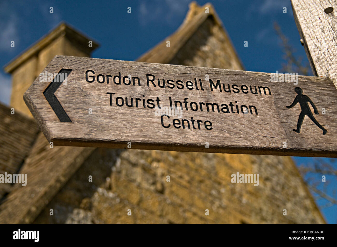 Gordon Russell Museum segno broadway Cotswolds e ufficio informazioni turistiche Foto Stock
