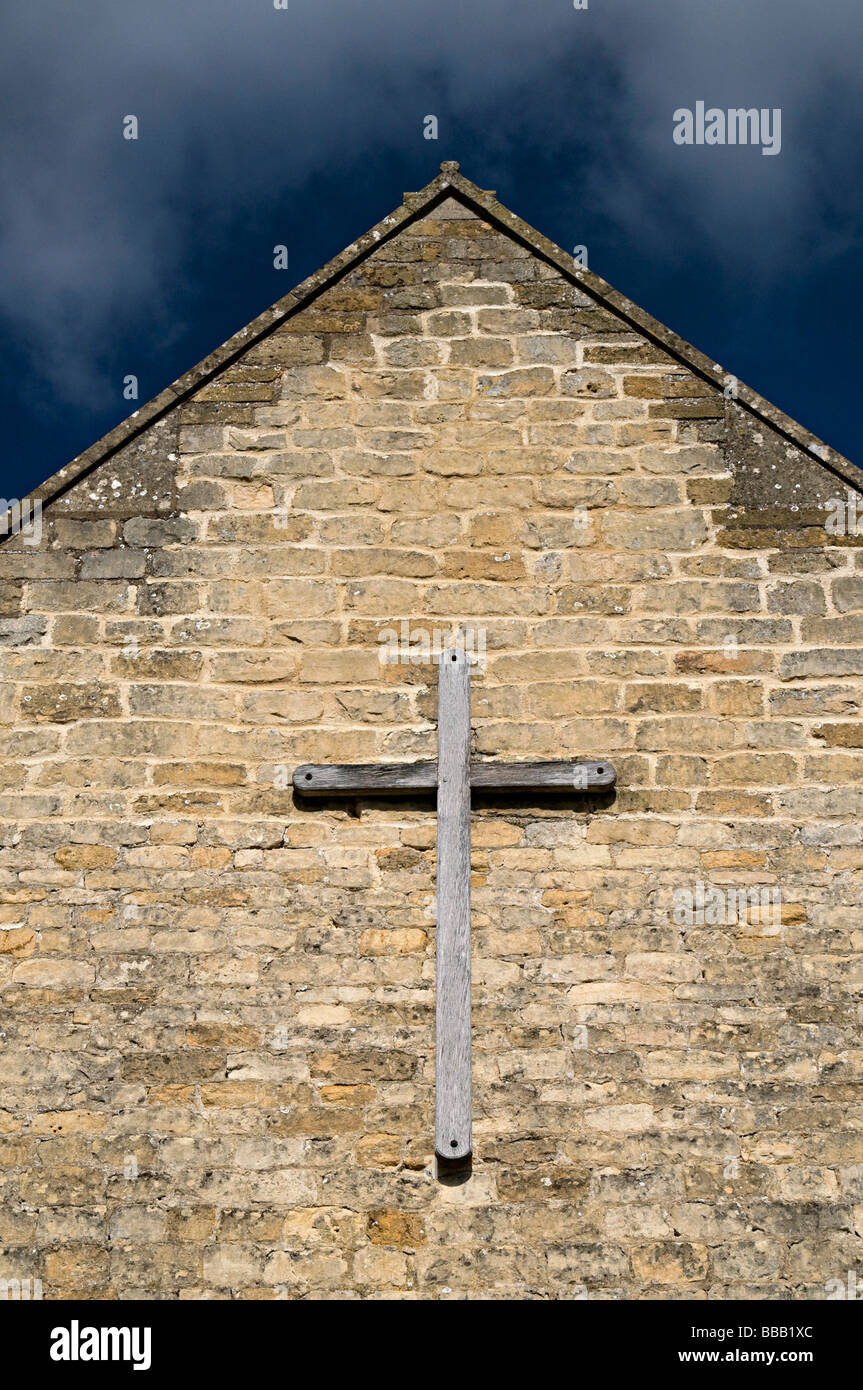 Broadway cotswolds cappella su una domenica durante il servizio Foto Stock