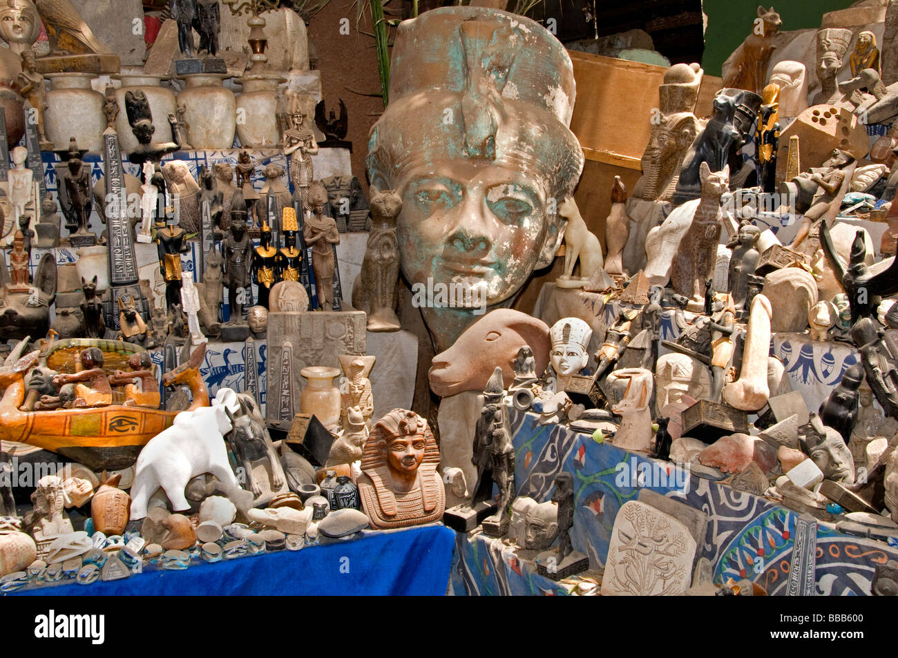 Luxor Egitto Bazaar Souk antico antica swap Foto Stock